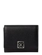 Emblem Hw Pebble Trifold W/Zip Black Calvin Klein