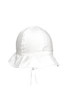 Nbnzilu Uv Hat W/ Earflaps White Name It