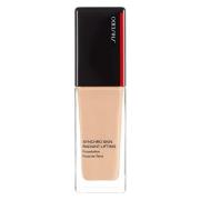 Shiseido Synchro Skin Radiant Lifting Foundation 30 ml – 220