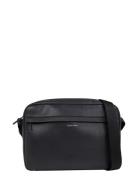 Ck Must Messenger Olkalaukku Messenger-laukku Black Calvin Klein