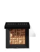 Highlighting Powder Korostus Varjostus Contouring Meikki Bobbi Brown