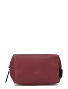 Wash Bag Small W3 Toilettilaukut Red Rains
