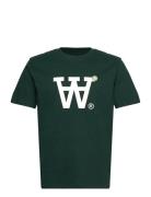 Wwace Big Logo & Badge T-Shirt Tops T-shirts Short-sleeved Green WOOD ...