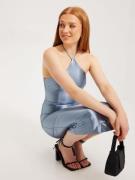 Glamorous - Midimekot - Blue - Halterneck Maxi Dress - Mekot