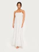 Neo Noir - Maksimekot - White - Haily Linen Dress - Mekot - maxi dress...