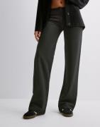 Nelly - Musta - Keep It Up Low Waist Suit Pants