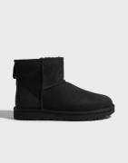 UGG - Musta - W Classic Mini II