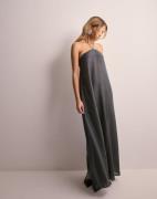 Pieces - Harmaa - Pcaya Strap Halterneck Maxi Dress S