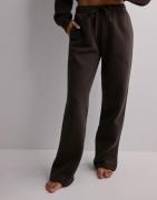 Gina Tricot - Ruskea - Basic Straight Sweatpants