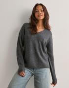 Vero Moda - Harmaa - Vmcrewlefile Ls V-Neck Blouse Noos