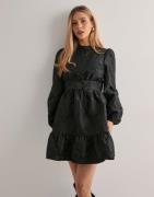 Vero Moda - Musta - Vmsulle L/S Short Dress Wvn Pa