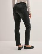 Nelly - Musta - Low Waist Slim Jeans