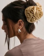 BECKSÖNDERGAARD - Beige - Rosia Flower Hair Claw