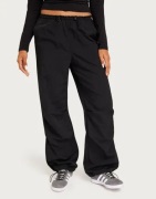 Only - Musta - Onlecho Mw Parachute Pant Pnt