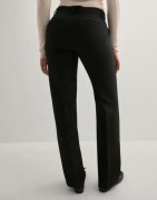 Nelly - Musta - Low Waist Straight Leg Pants