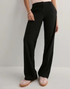 Nelly - Musta - Low Waist Relaxed Suit Pants