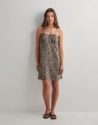 Only - Kuviollinen - Onlnova Life Elite Alexis Dress Aop