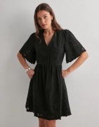 Selected Femme - Musta - Slfdahlia Ss Short Broderi Dress No