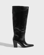Nelly - Musta - Wide Leg Pointy Boot