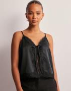 Vero Moda - Musta - Vmlis Strap Tie Top Vma