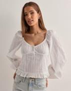 Nelly - Valkoinen - Buttoned Puff Sleeve Blouse