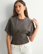 Nelly - Ruskea - Round Neck Wide Sleeve Tee