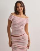 Nelly - Vaaleanpunainen - Love It Off Shoulder Top