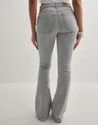 Gina Tricot - Harmaa - Low waist bootcut jeans