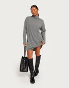 Nelly - Harmaa - Turtle Neck Loose Dress