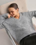 OBJECT - Harmaa - Objmilu Ls Lo V-Neck Knit E Au 24