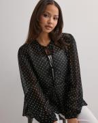 Only - Musta - Onlisabella Ls String Top Wvn