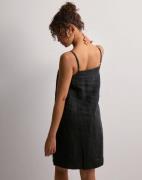 Selected Femme - Musta - Slflinnie Short Linen Strap Dress B