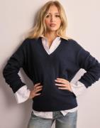 Nelly - Sininen - V-neck Knit Sweater
