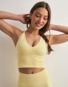 Aim'n - Keltainen - Shape Seamless Cross Back Bralette
