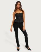 Nelly - Musta - Peplum Bustier Top