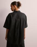 Samsøe Samsøe - Musta - Salarika SS shirt 14329