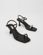 Nelly - Musta - Simplicity Heel