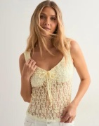 Nelly - Keltainen - Romantic Lace Sleeveless Top