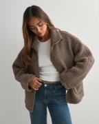 Nelly - Ruskea - Pile Jacket