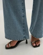 Nelly - Musta - Simplicity Heel