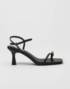 Nelly - Musta - Simplicity Heel