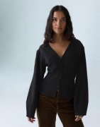 Nelly - Musta - Shaped Button Blouse