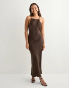 Gina Tricot - Ruskea - Crinkle maxi dress