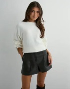 Only - Musta - Onltricia Faux Leather Shorts Otw N