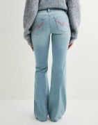 Nelly - Sininen - Low Waist Bootcut Stitch Jeans