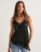 Pieces - Musta - Pcnomi Strap Satin Lace Top Wvn D2D