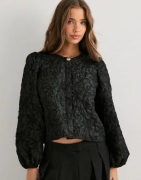 Pieces - Musta - Pcgretchen Ls Top Wvn D2D