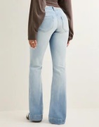 Nelly - Sininen - Super Low Heart Pocket Bootcut Jeans