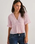 Nelly - Vaaleanpunainen - Sweet Detail Blouse