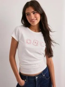 Nelly - Valkoinen - Essential Print Tee